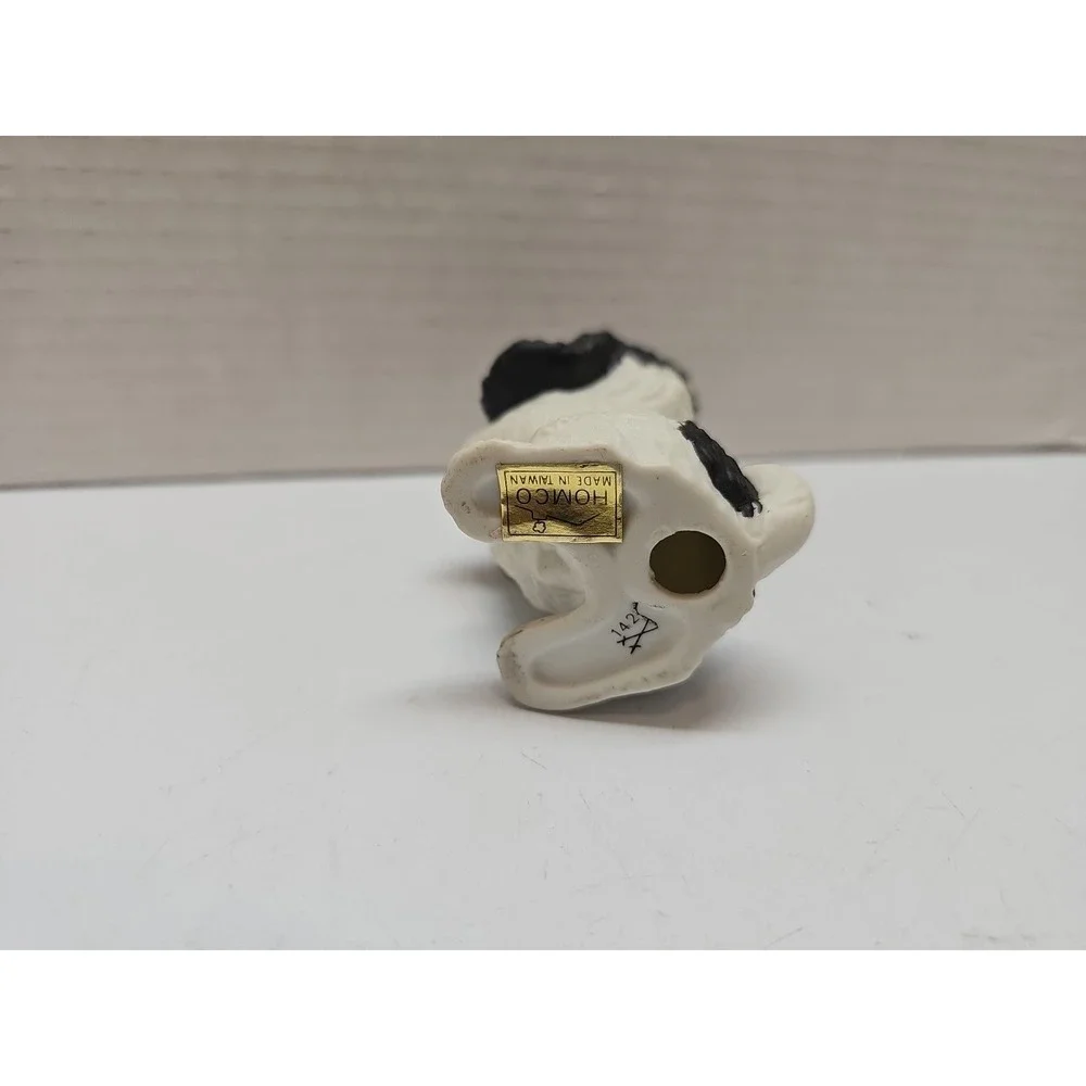 Vintage Porcelain‎ Figurine Dogs HOMCO 1985 A Total Of 4 Dogs....& 1 Duck